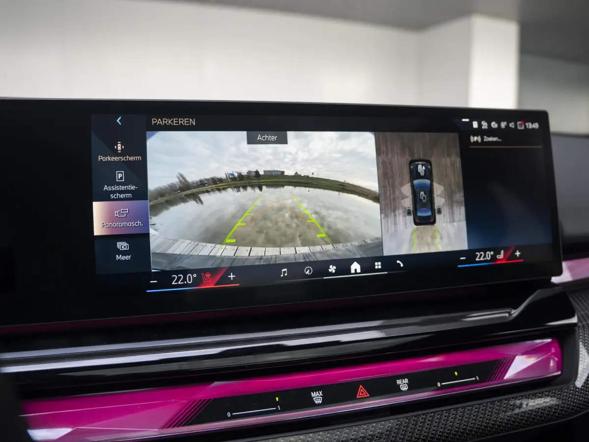 520i | M Sportpakket | Innovation Pack | Verwarmd Stuurwiel | Comfort Access | Panoramadak | Stoelverwarming | Harman-Kardon | Trekhaak