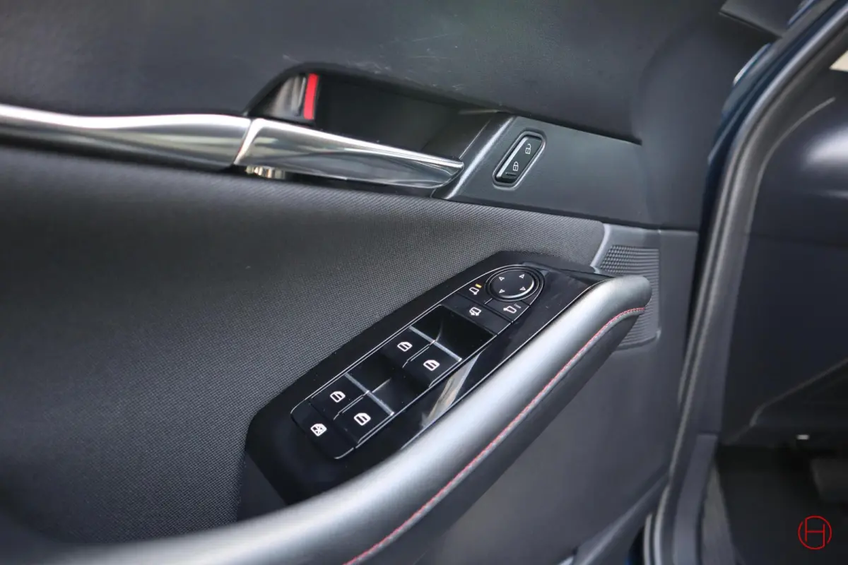 2.0 e-SkyActiv-G M Hybrid / 1e EIG / Camera / PDC / Cruise