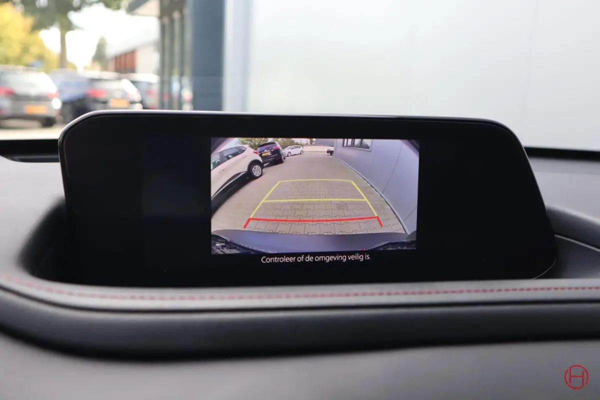 2.0 e-SkyActiv-G M Hybrid / 1e EIG / Camera / PDC / Cruise