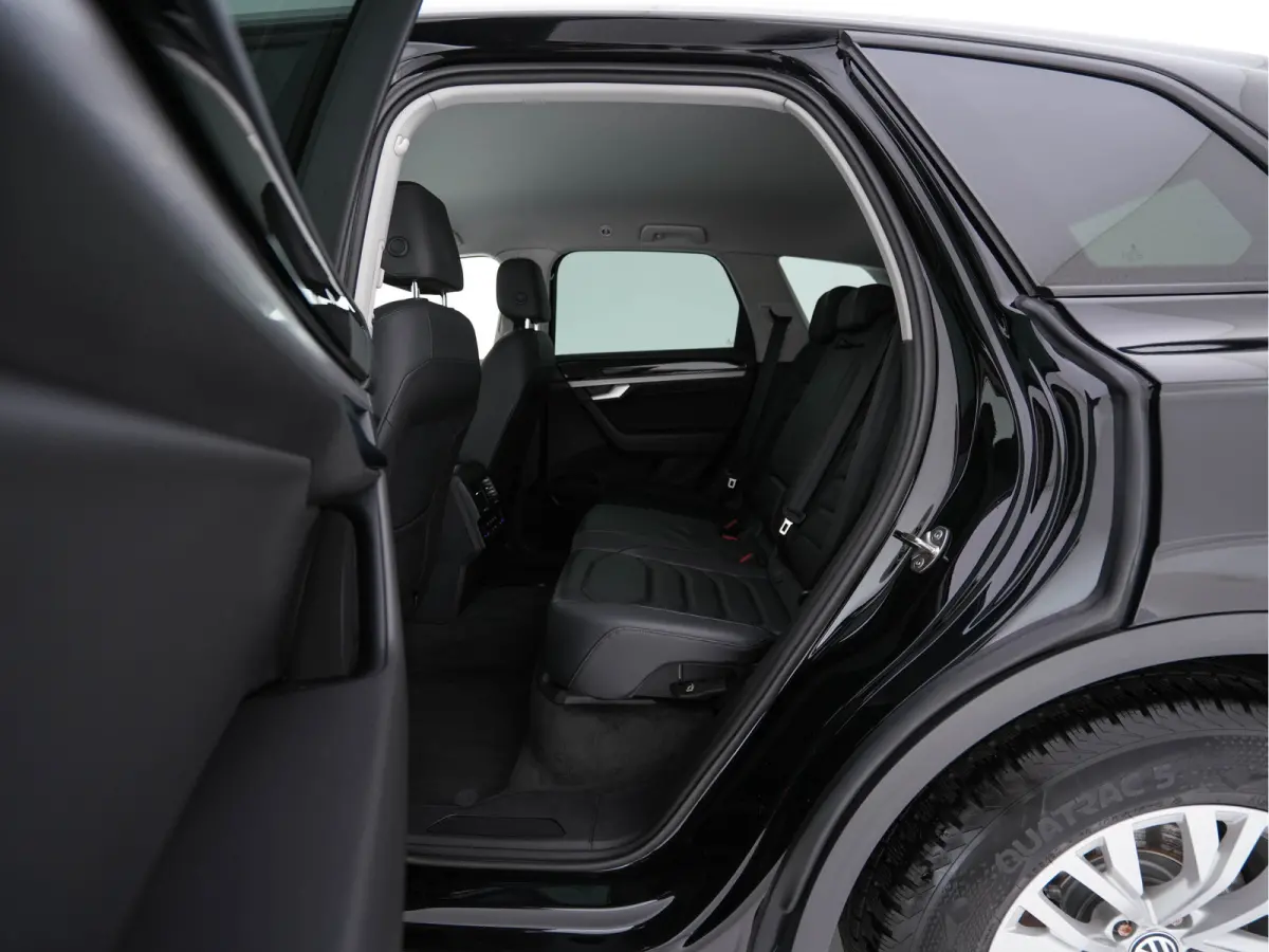 3.0 TDI R-Line (INCL-BTW) Aut. *LEATHER | FULL-LED | BLIND-SPOT | HEATED-COMFORTSEATS | AIR-SUSPENSION | KEYLESS | CAMERA | NAVI-FULLMAP | PRIVACY-GLASS | ADAPTIVE-CRUISE |  SHIFT-PADDLES | 