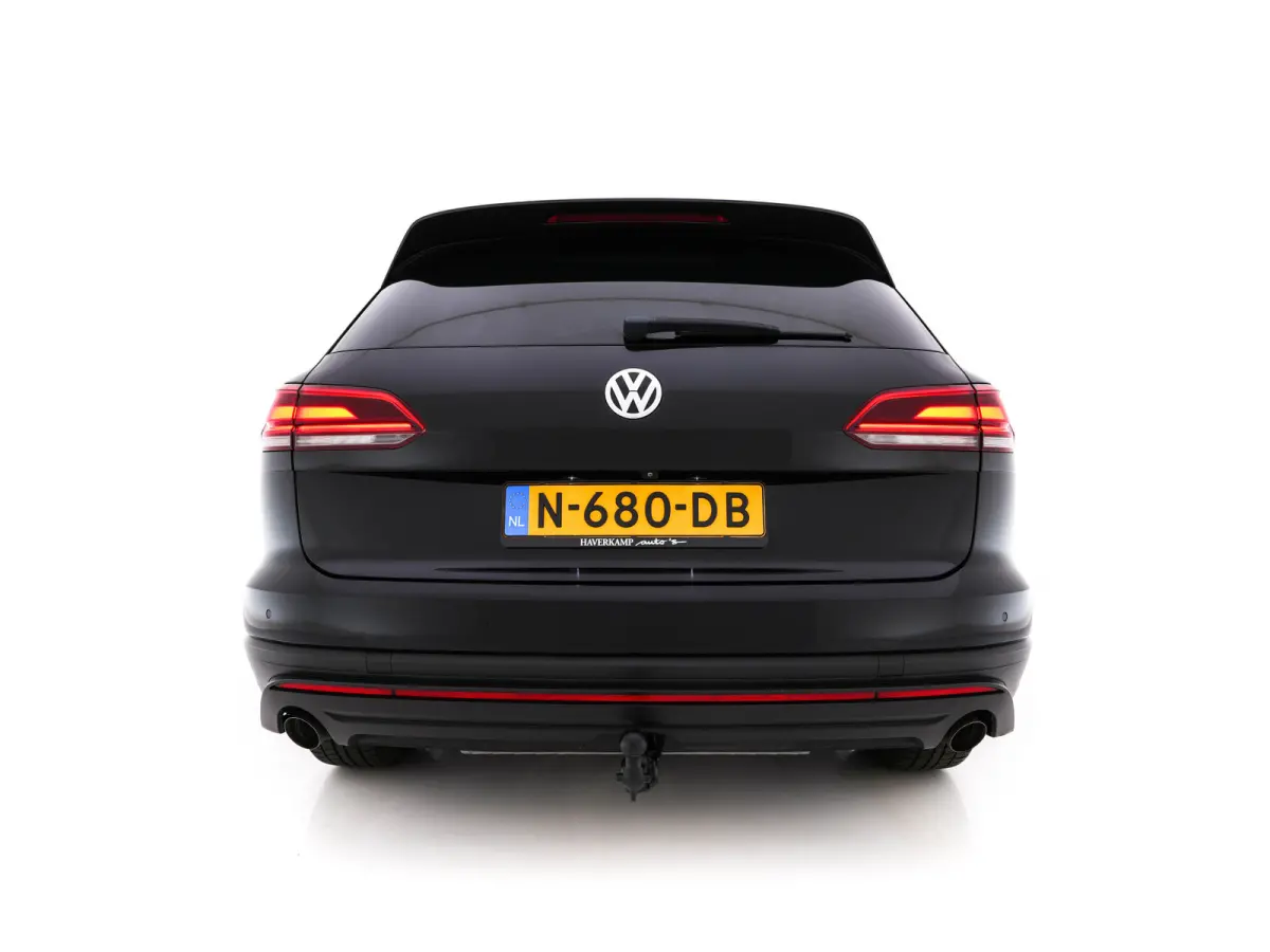 3.0 TDI R-Line (INCL-BTW) Aut. *LEATHER | FULL-LED | BLIND-SPOT | HEATED-COMFORTSEATS | AIR-SUSPENSION | KEYLESS | CAMERA | NAVI-FULLMAP | PRIVACY-GLASS | ADAPTIVE-CRUISE |  SHIFT-PADDLES | 