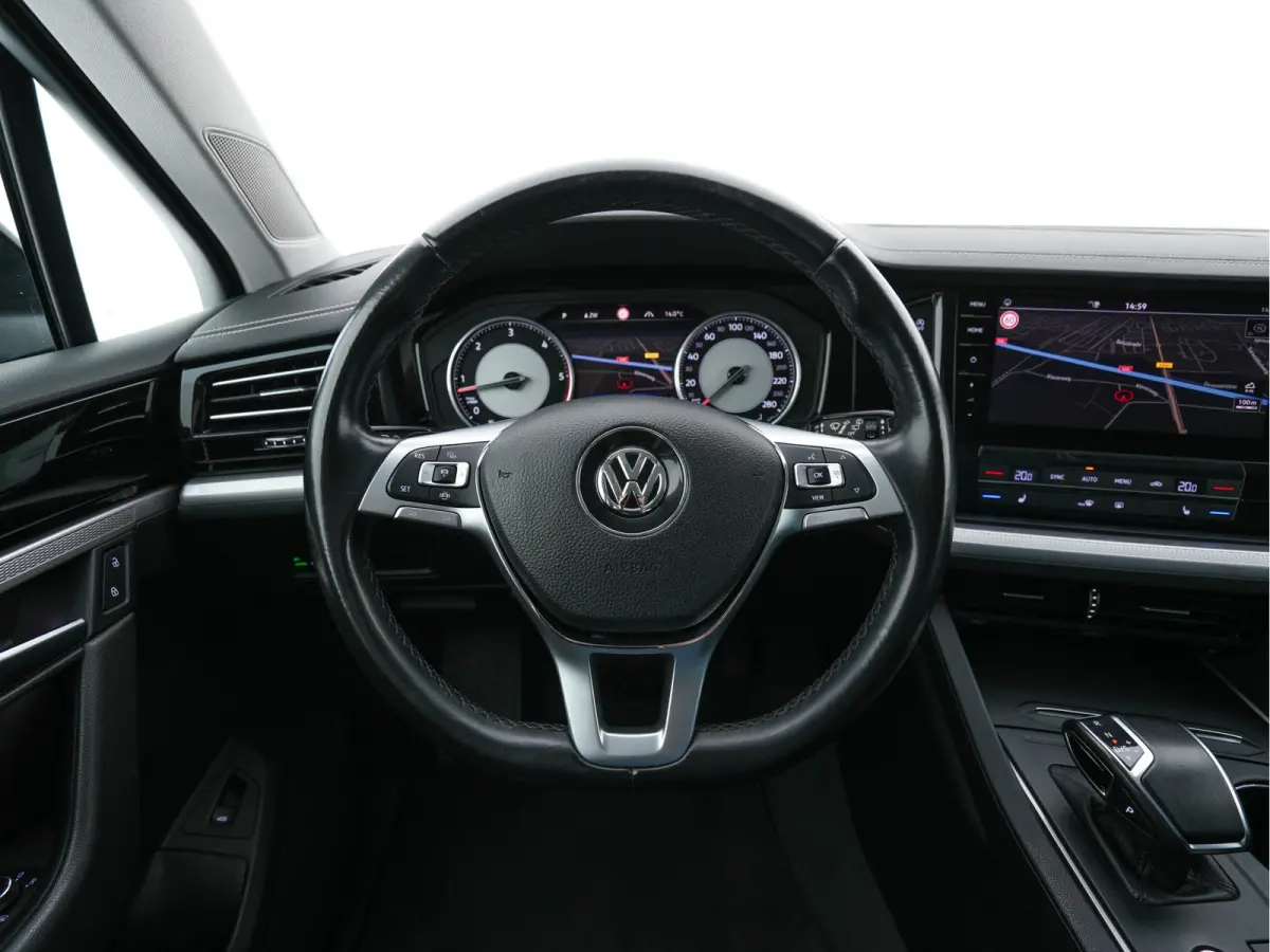 3.0 TDI R-Line (INCL-BTW) Aut. *LEATHER | FULL-LED | BLIND-SPOT | HEATED-COMFORTSEATS | AIR-SUSPENSION | KEYLESS | CAMERA | NAVI-FULLMAP | PRIVACY-GLASS | ADAPTIVE-CRUISE |  SHIFT-PADDLES | 