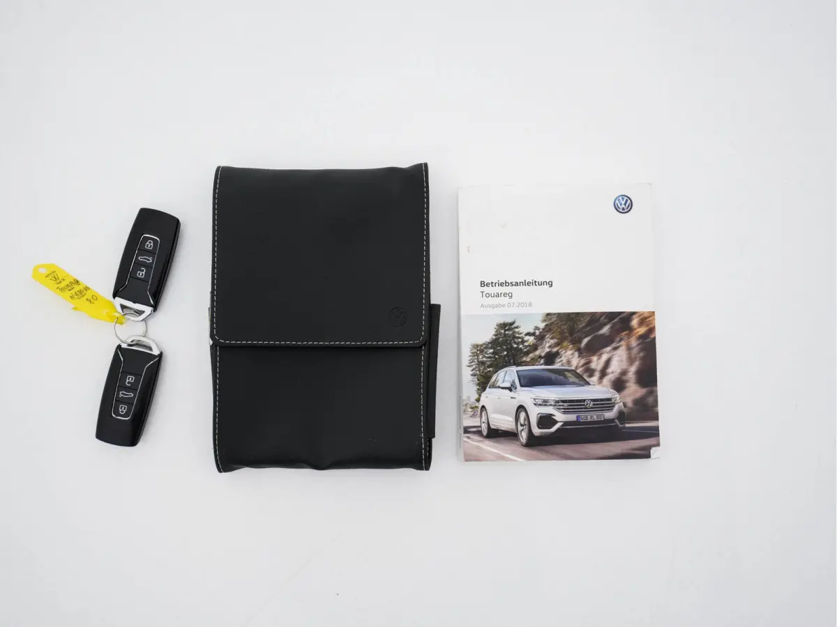 3.0 TDI R-Line (INCL-BTW) Aut. *LEATHER | FULL-LED | BLIND-SPOT | HEATED-COMFORTSEATS | AIR-SUSPENSION | KEYLESS | CAMERA | NAVI-FULLMAP | PRIVACY-GLASS | ADAPTIVE-CRUISE |  SHIFT-PADDLES | 