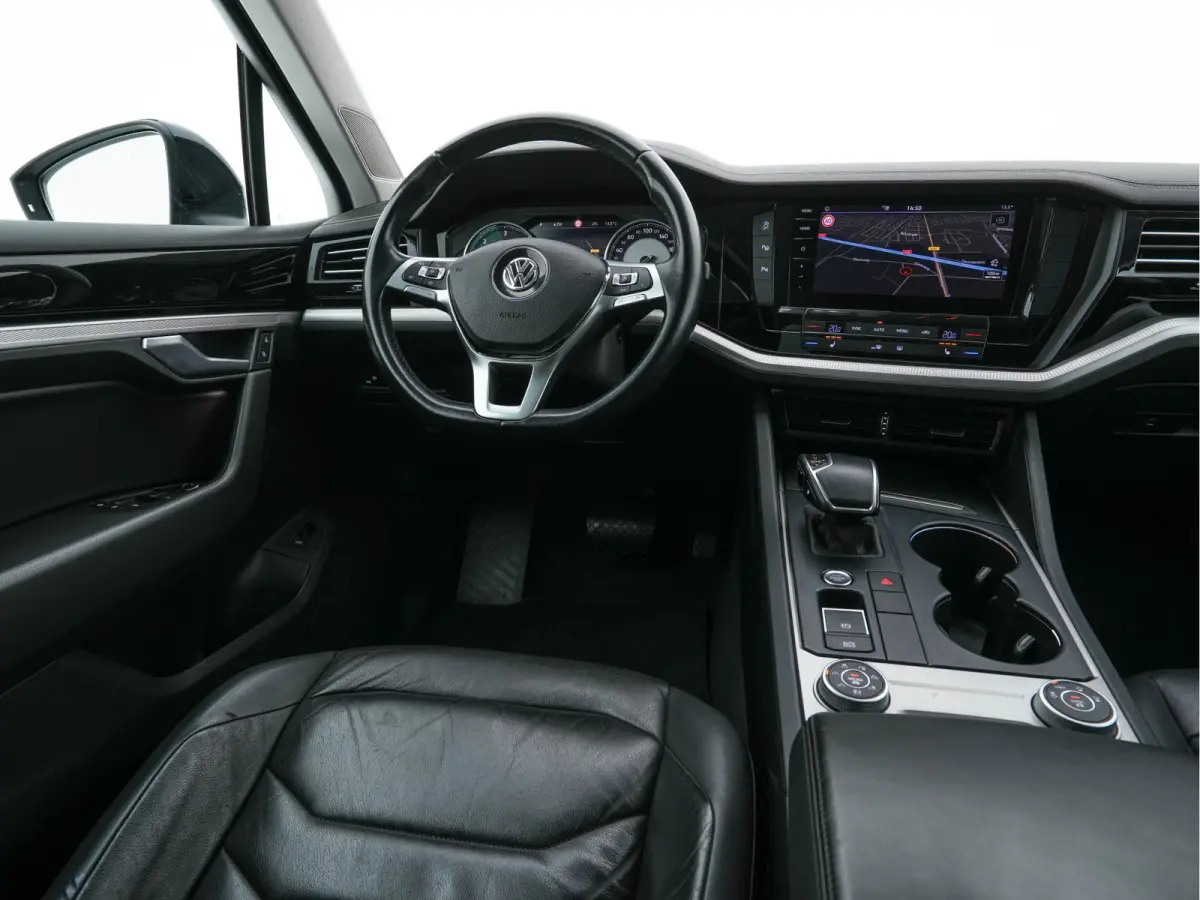 3.0 TDI R-Line (INCL-BTW) Aut. *LEATHER | FULL-LED | BLIND-SPOT | HEATED-COMFORTSEATS | AIR-SUSPENSION | KEYLESS | CAMERA | NAVI-FULLMAP | PRIVACY-GLASS | ADAPTIVE-CRUISE |  SHIFT-PADDLES | 
