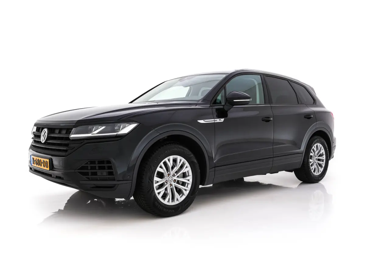 3.0 TDI R-Line (INCL-BTW) Aut. *LEATHER | FULL-LED | BLIND-SPOT | HEATED-COMFORTSEATS | AIR-SUSPENSION | KEYLESS | CAMERA | NAVI-FULLMAP | PRIVACY-GLASS | ADAPTIVE-CRUISE |  SHIFT-PADDLES | 
