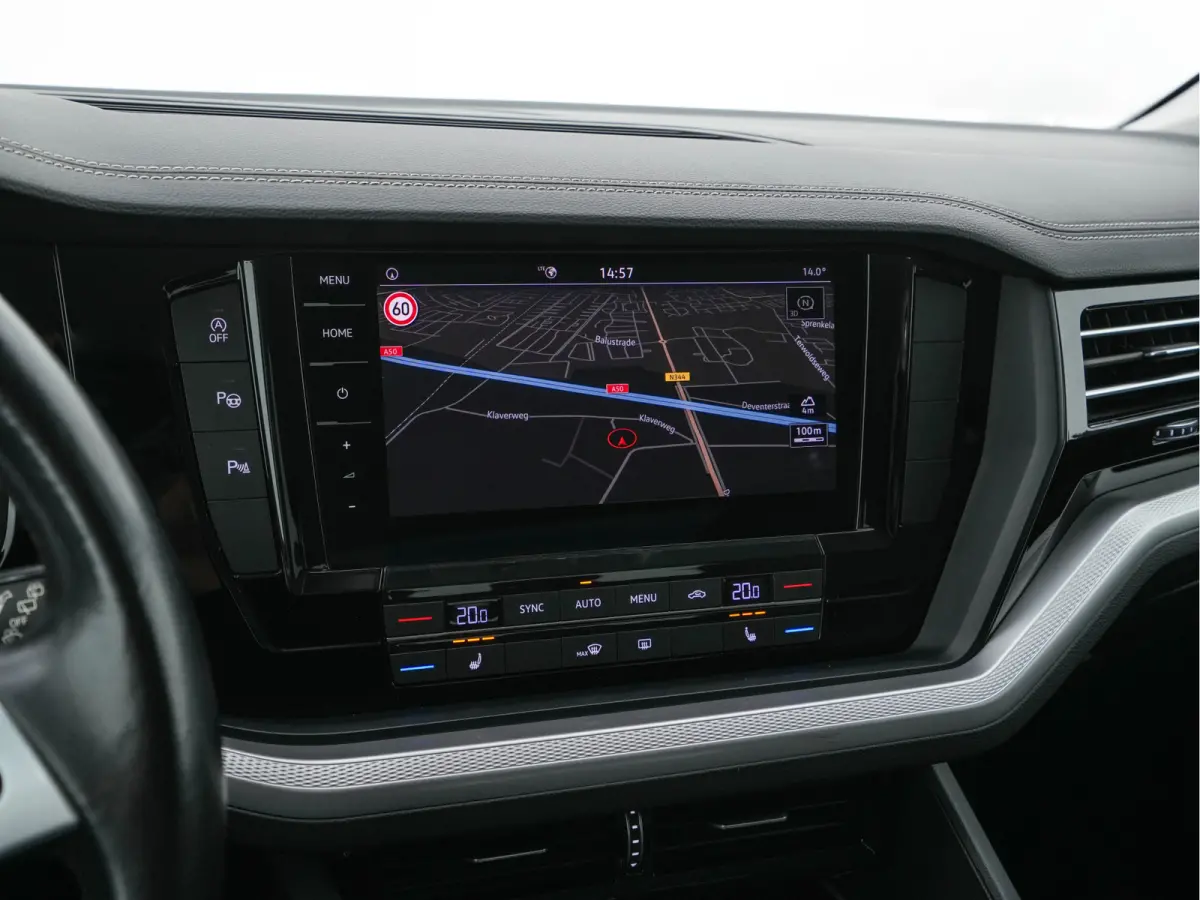 3.0 TDI R-Line (INCL-BTW) Aut. *LEATHER | FULL-LED | BLIND-SPOT | HEATED-COMFORTSEATS | AIR-SUSPENSION | KEYLESS | CAMERA | NAVI-FULLMAP | PRIVACY-GLASS | ADAPTIVE-CRUISE |  SHIFT-PADDLES | 
