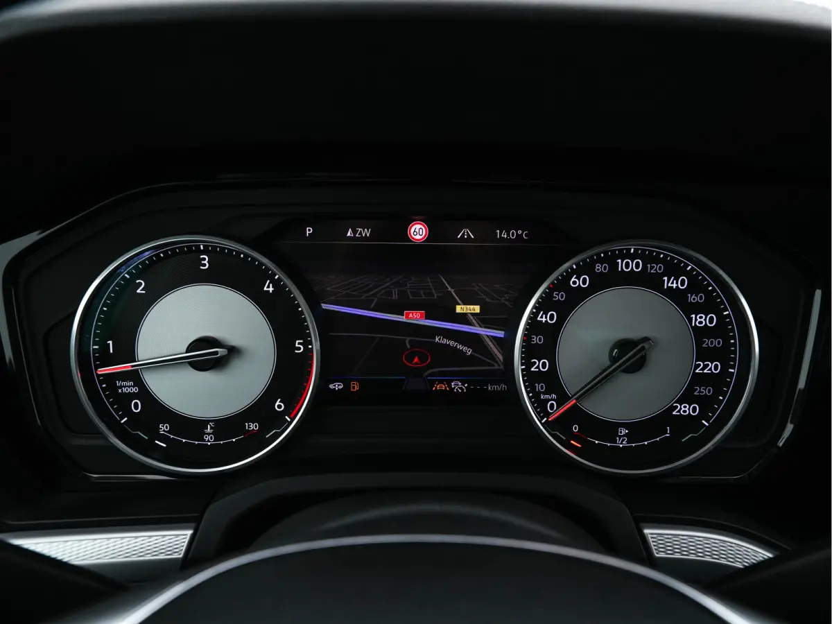3.0 TDI R-Line (INCL-BTW) Aut. *LEATHER | FULL-LED | BLIND-SPOT | HEATED-COMFORTSEATS | AIR-SUSPENSION | KEYLESS | CAMERA | NAVI-FULLMAP | PRIVACY-GLASS | ADAPTIVE-CRUISE |  SHIFT-PADDLES | 