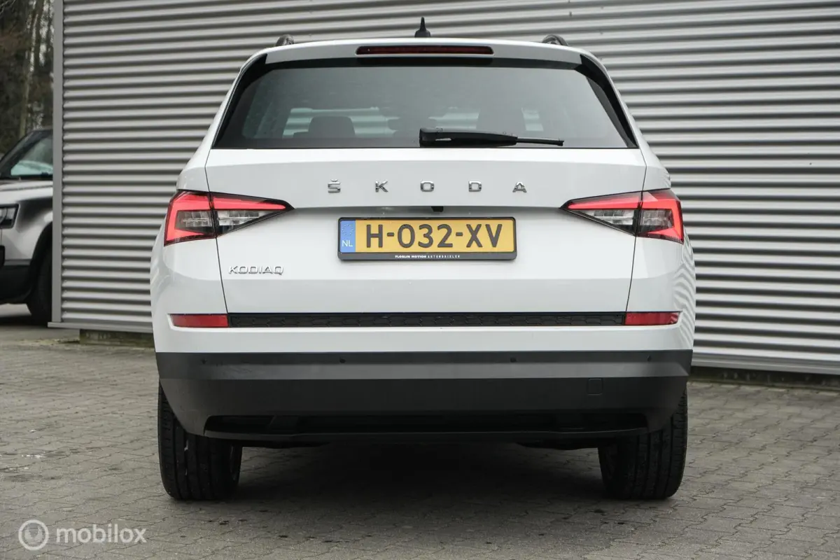 1.5 TSI Business Edition Plus | Canton audio |Adaptieve Cruise | Stoelverw. | Alcantara | CarPlay | Moon White metallic | LED