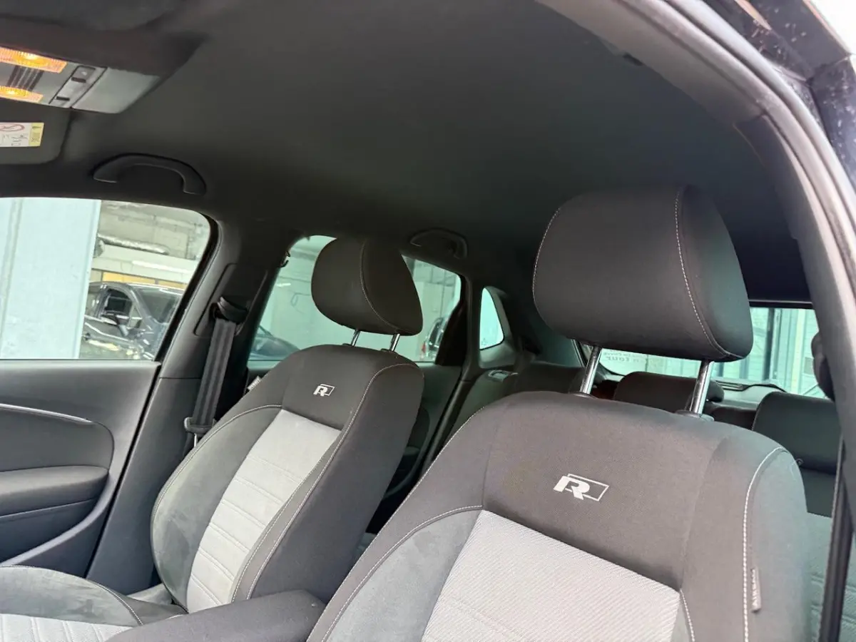 1.2 TSI 90 pk | R-Line | Navigatie | 5 deurs