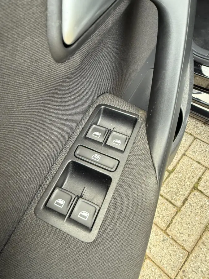 1.2 TSI 90 pk | R-Line | Navigatie | 5 deurs