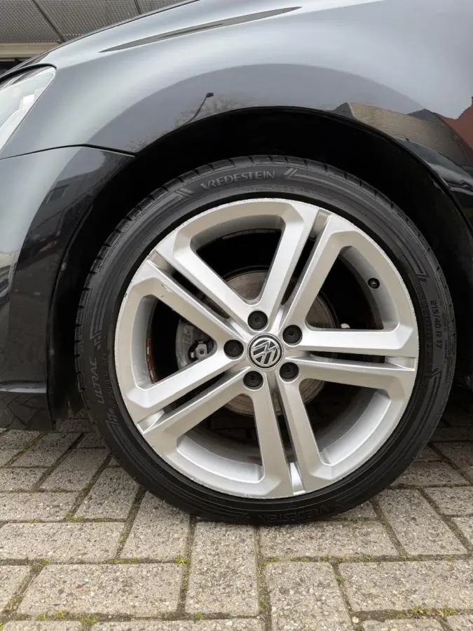 1.2 TSI 90 pk | R-Line | Navigatie | 5 deurs