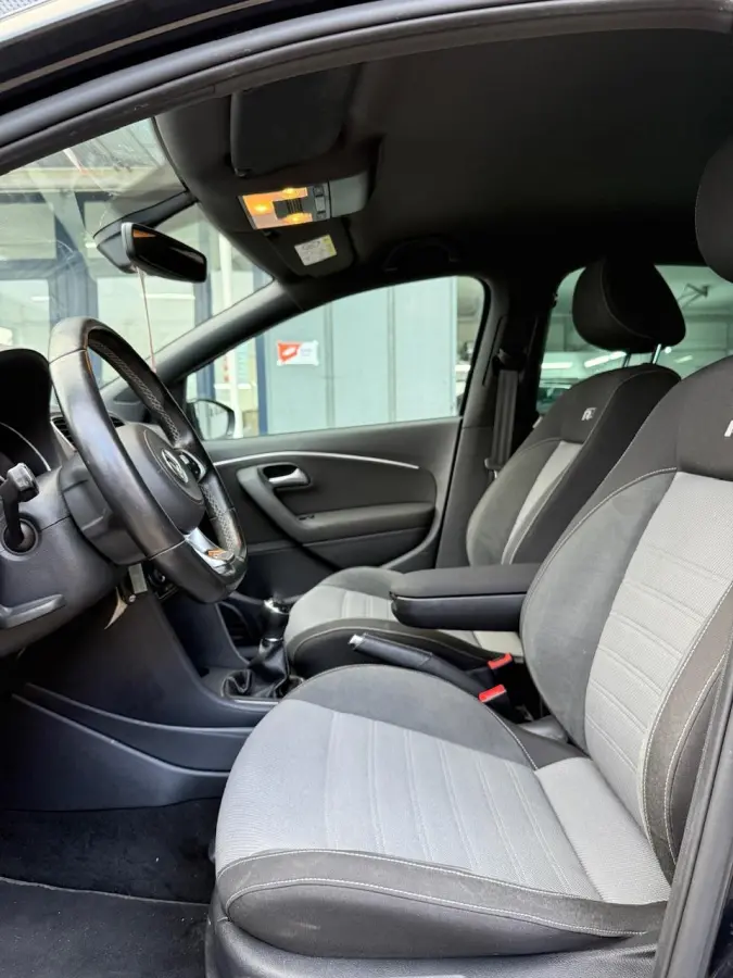 1.2 TSI 90 pk | R-Line | Navigatie | 5 deurs