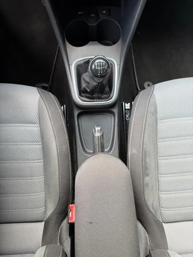 1.2 TSI 90 pk | R-Line | Navigatie | 5 deurs