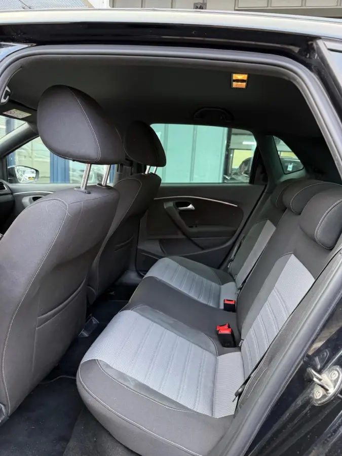 1.2 TSI 90 pk | R-Line | Navigatie | 5 deurs