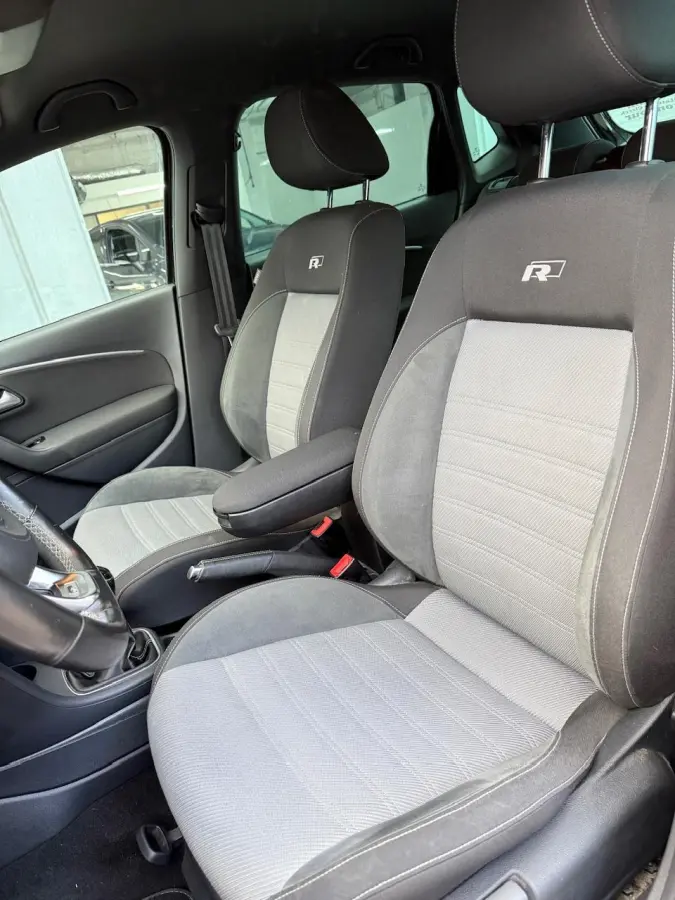 1.2 TSI 90 pk | R-Line | Navigatie | 5 deurs