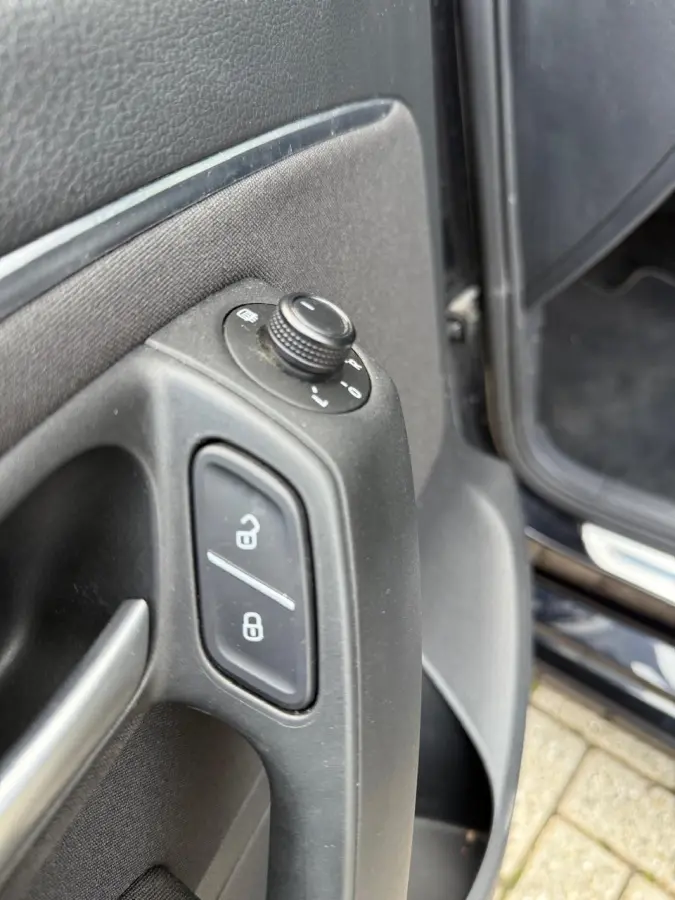 1.2 TSI 90 pk | R-Line | Navigatie | 5 deurs