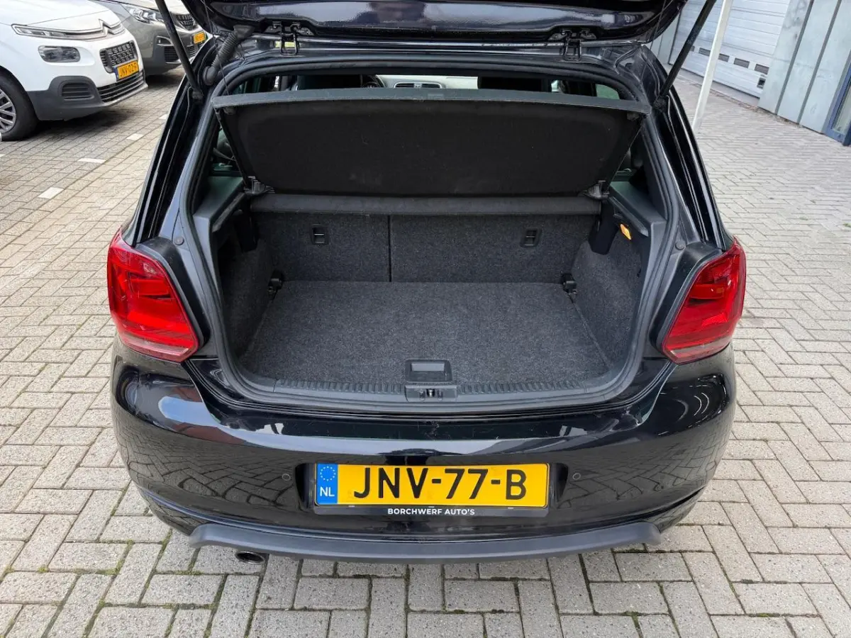 1.2 TSI 90 pk | R-Line | Navigatie | 5 deurs