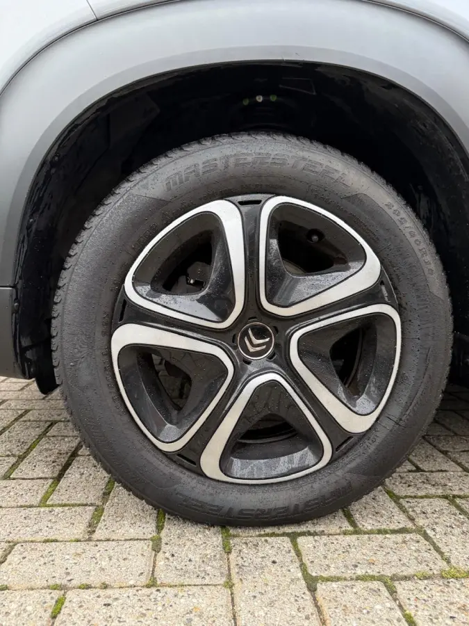 1.2 Benzine | Cruise control | Hoge instap | Bluetooth