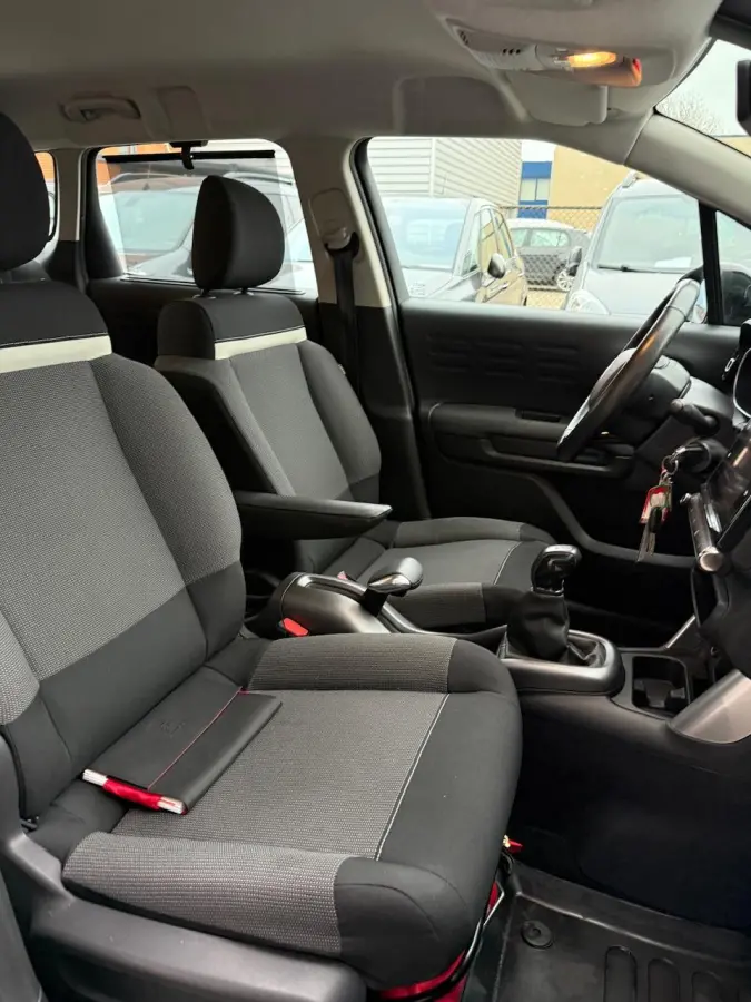 1.2 Benzine | Cruise control | Hoge instap | Bluetooth