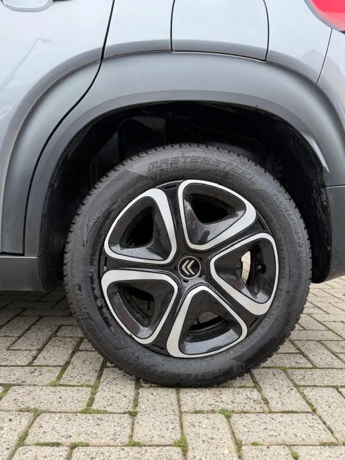 1.2 Benzine | Cruise control | Hoge instap | Bluetooth