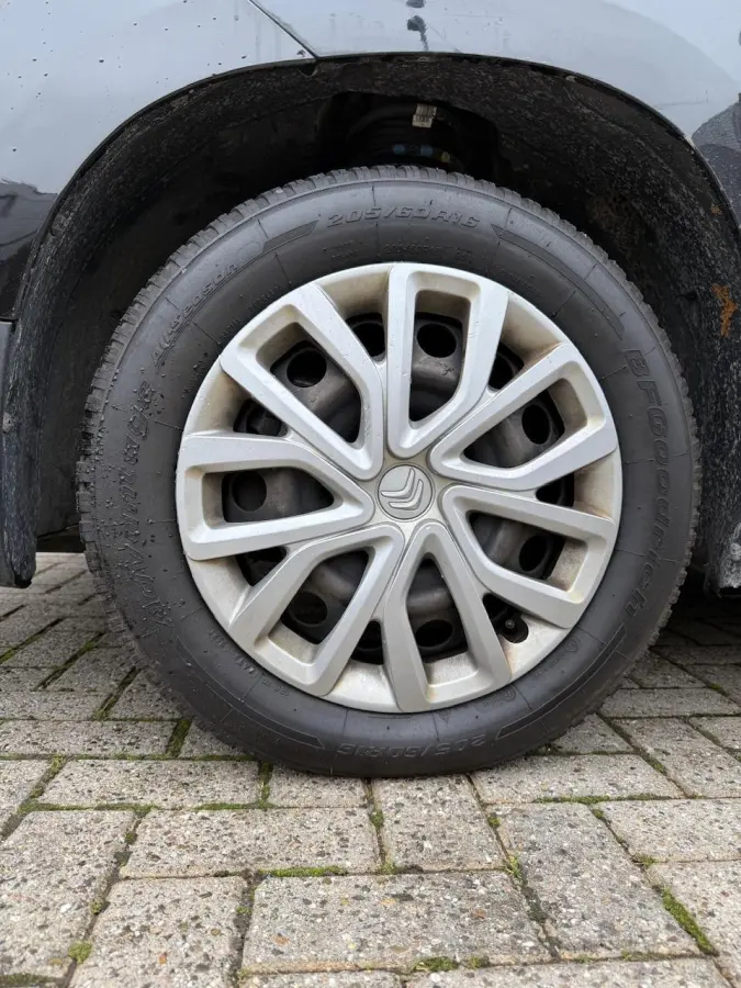 1.2 Benzine | Bluetooth | 5 zitplaatsen