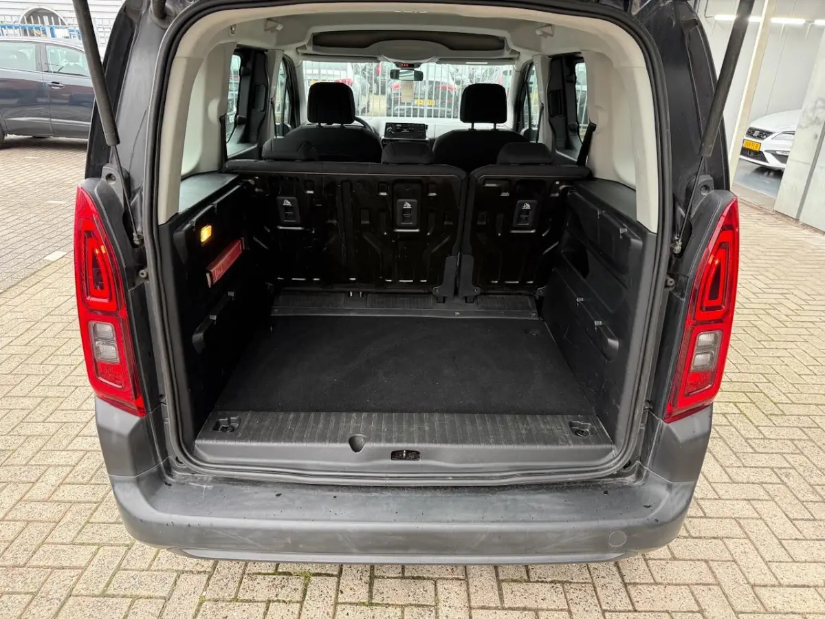 1.2 Benzine | Bluetooth | 5 zitplaatsen
