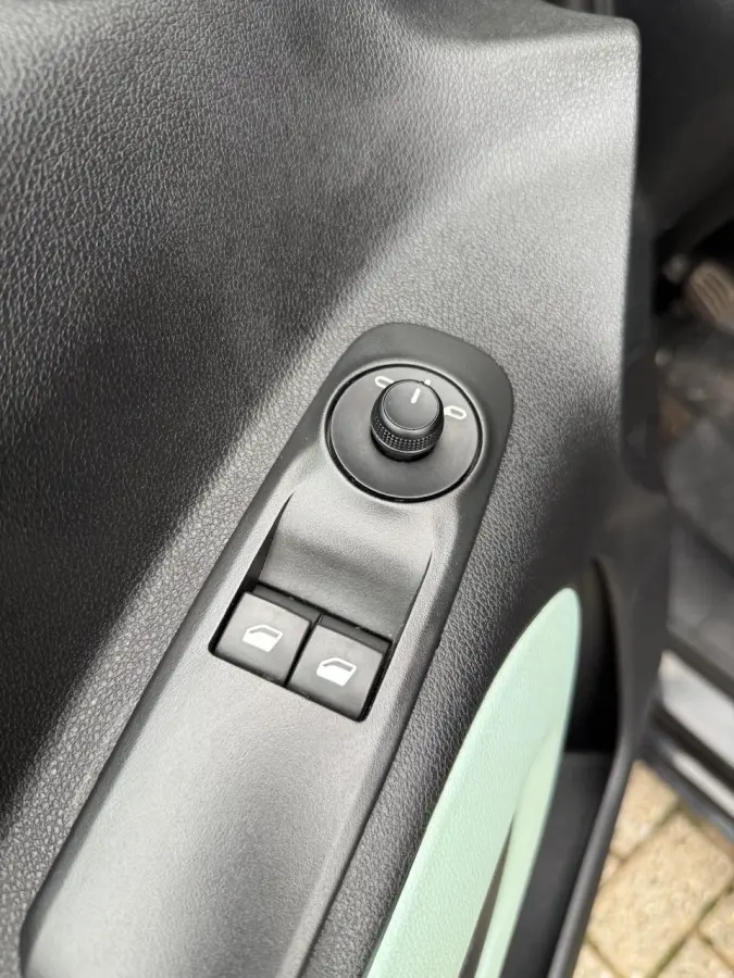 1.2 Benzine | Bluetooth | 5 zitplaatsen