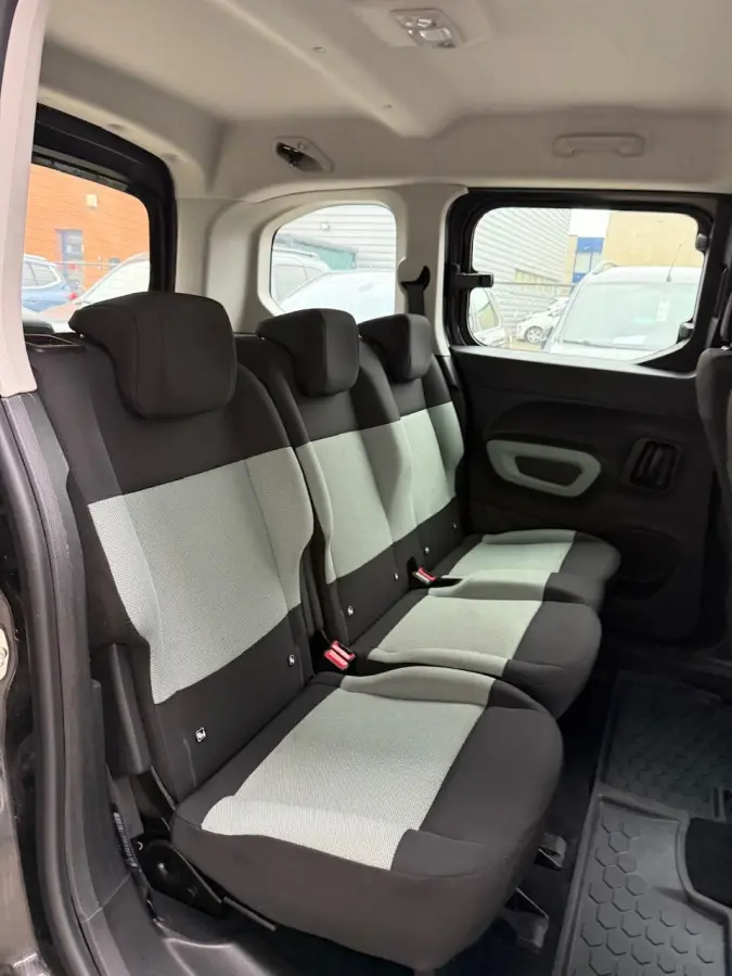 1.2 Benzine | Bluetooth | 5 zitplaatsen