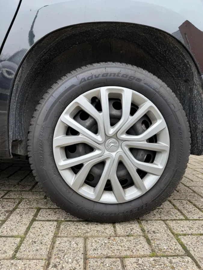 1.2 Benzine | Bluetooth | 5 zitplaatsen