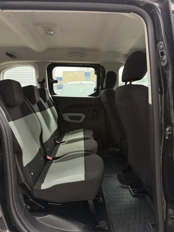 1.2 Benzine | Bluetooth | 5 zitplaatsen