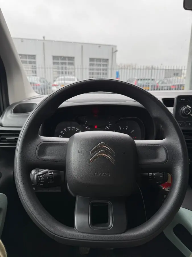 1.2 Benzine | Bluetooth | 5 zitplaatsen