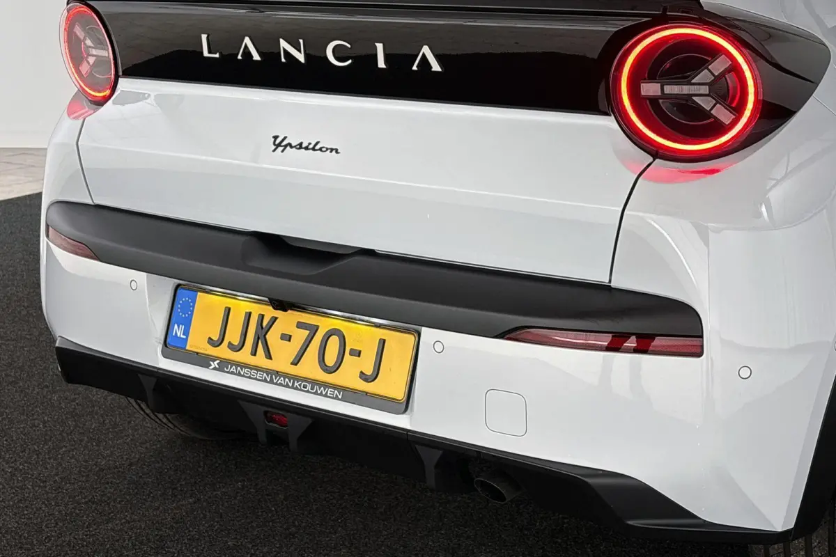 1.2 Turbo Hybrid HF Line / Full Operationele Lease €565,- ex btw!
