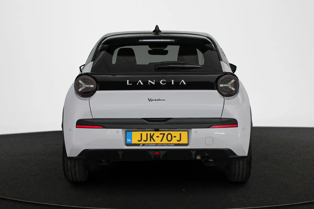 1.2 Turbo Hybrid HF Line / Full Operationele Lease €565,- ex btw!