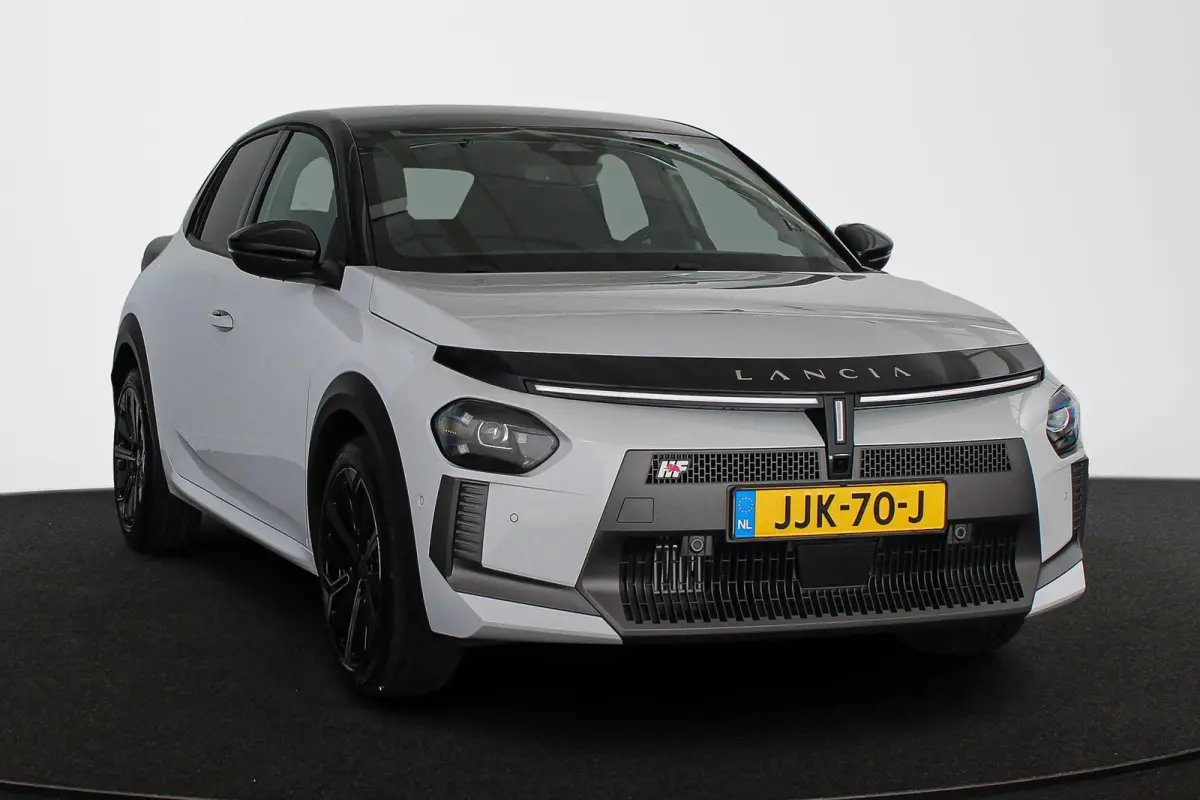 1.2 Turbo Hybrid HF Line / Full Operationele Lease €565,- ex btw!