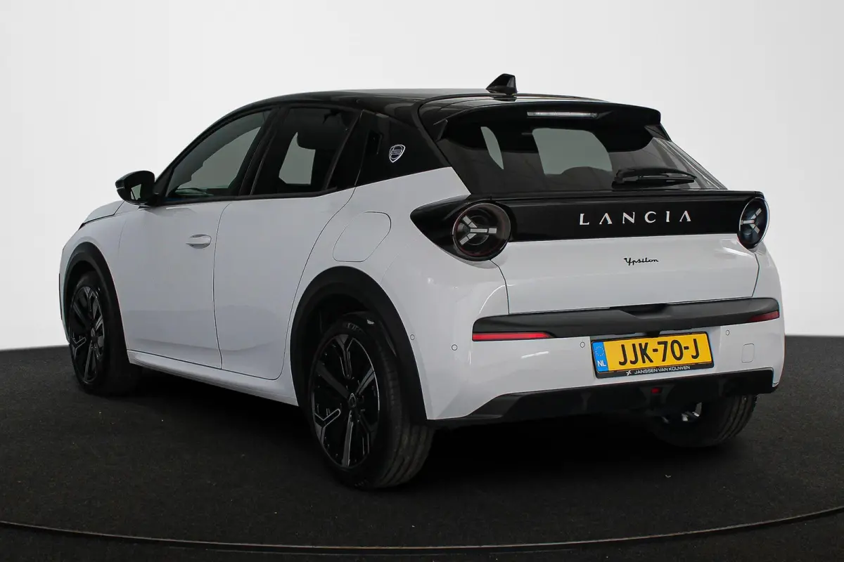 1.2 Turbo Hybrid HF Line / Full Operationele Lease €565,- ex btw!