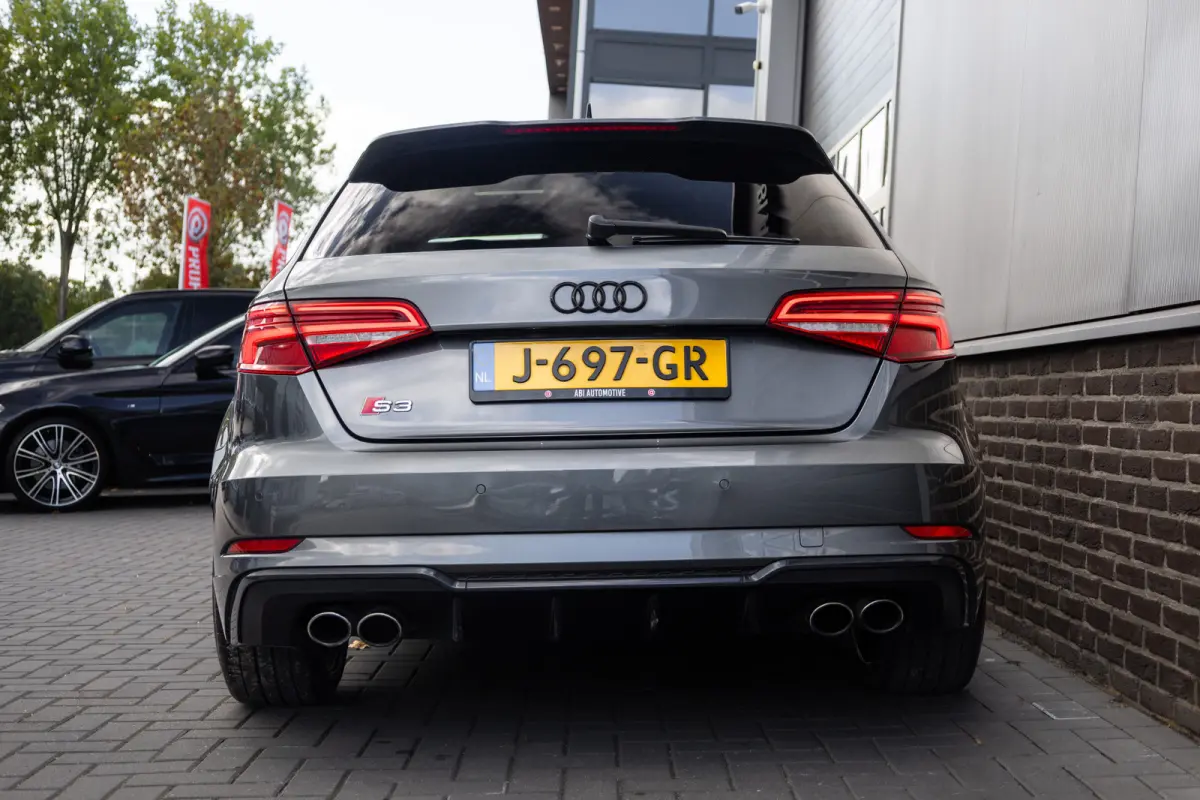 2.0 TFSI 310 pk S3 Quattro Pro Line Plus S-Line /Facelift/ Pano-Dak/ Matrix-Led/ Adap.Cruise/ B&O-Sound/ Dynamic-Steering/ Sport-Stoelen/ Stoel.Verw. Park.Sens/ 19'' LMV