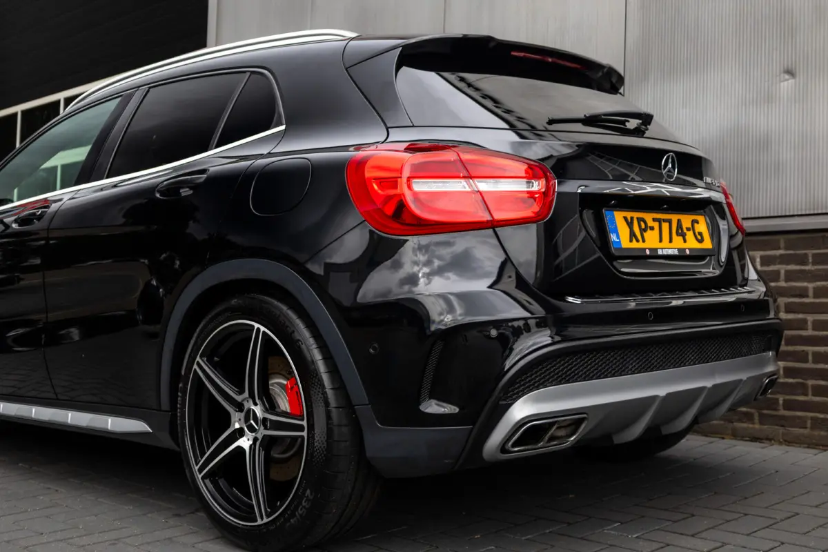 45 AMG 361 pk 4MATIC AMG-Sportpakket / Xenon/ Schaal-Stoelen/ Stoel.Verw/ Park.Sens/ Climate/ Cruise-Controle/ 19'' LMV
