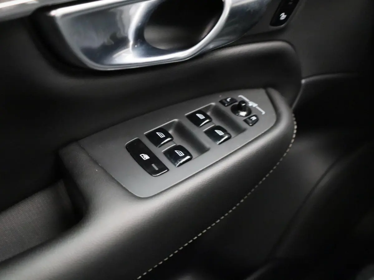 2.0 T8 Recharge AWD Inscription Exclusive | Automaat | Luchtvering | Adaptieve Cruise Stop&Go | Navigatie |  Head-up Display | 360° Camera | Panoramadak | Nappa Leder | Massage Stoelen | St
