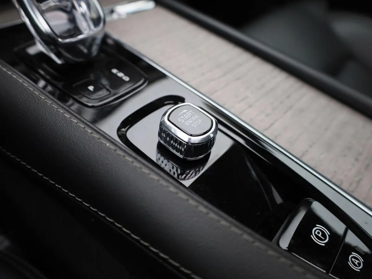 2.0 T8 Recharge AWD Inscription Exclusive | Automaat | Luchtvering | Adaptieve Cruise Stop&Go | Navigatie |  Head-up Display | 360° Camera | Panoramadak | Nappa Leder | Massage Stoelen | St