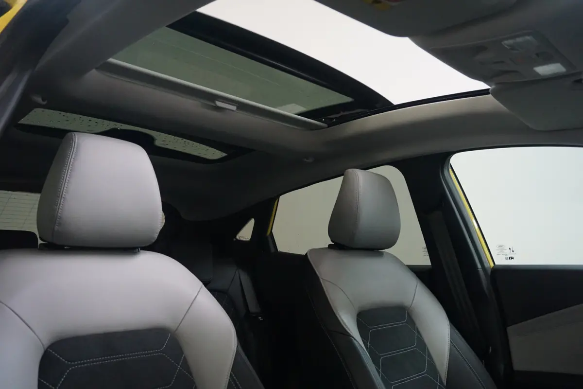 Premium 44 kWh | Ford Voorraad, Snel Leverbaar! | Driver Assistance Pack | Winter Pack | Panoramadak | 19 Inch |