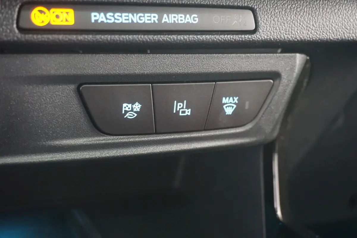 Premium 44 kWh | Ford Voorraad, Snel Leverbaar! | Driver Assistance Pack | Winter Pack | Panoramadak | 19 Inch |
