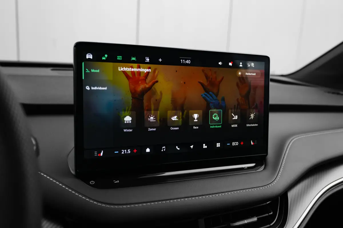Sportline | Chrome interieur accenten | Driving mode select | LED interieurverlichting inclusief sfeerverlichting