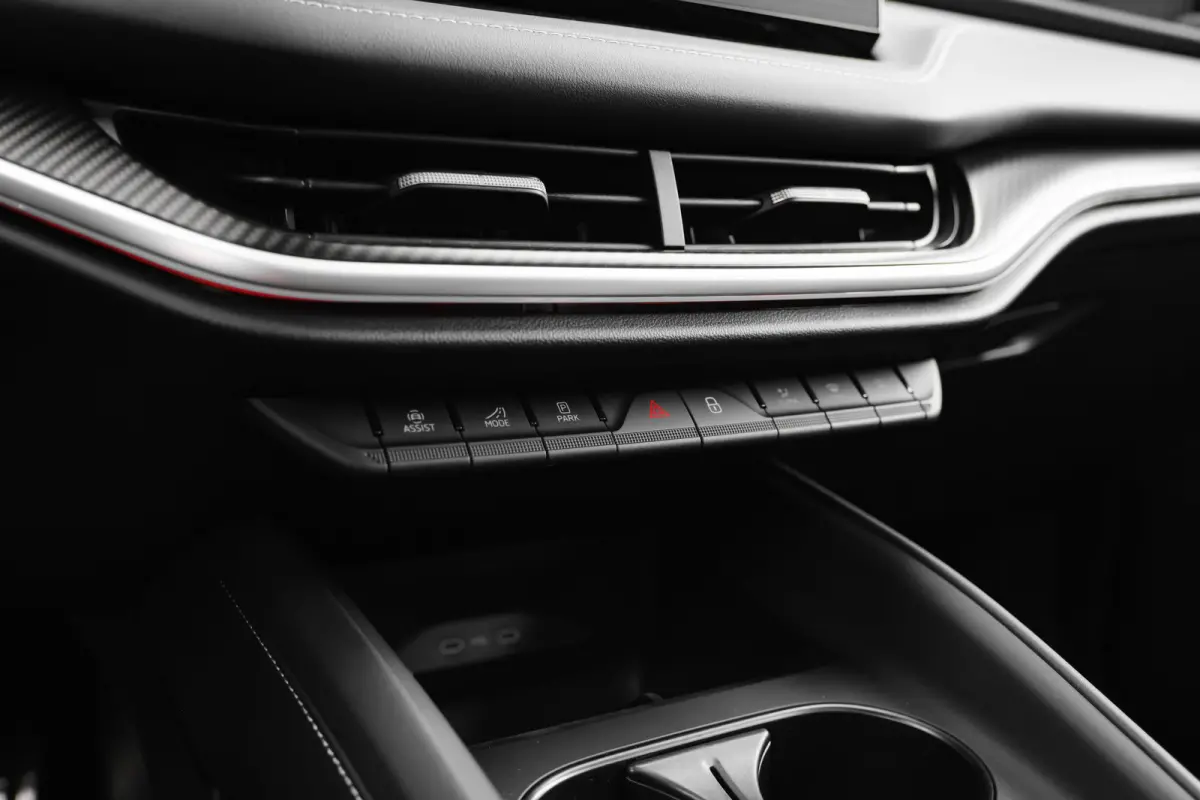 Sportline | Chrome interieur accenten | Driving mode select | LED interieurverlichting inclusief sfeerverlichting