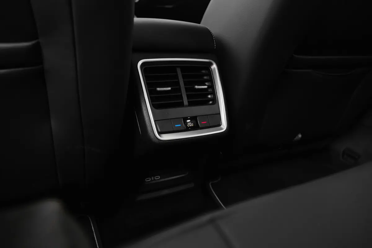 Sportline | Chrome interieur accenten | Driving mode select | LED interieurverlichting inclusief sfeerverlichting