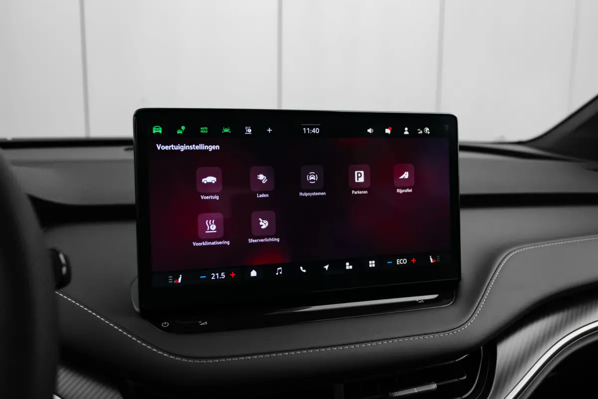 Sportline | Chrome interieur accenten | Driving mode select | LED interieurverlichting inclusief sfeerverlichting