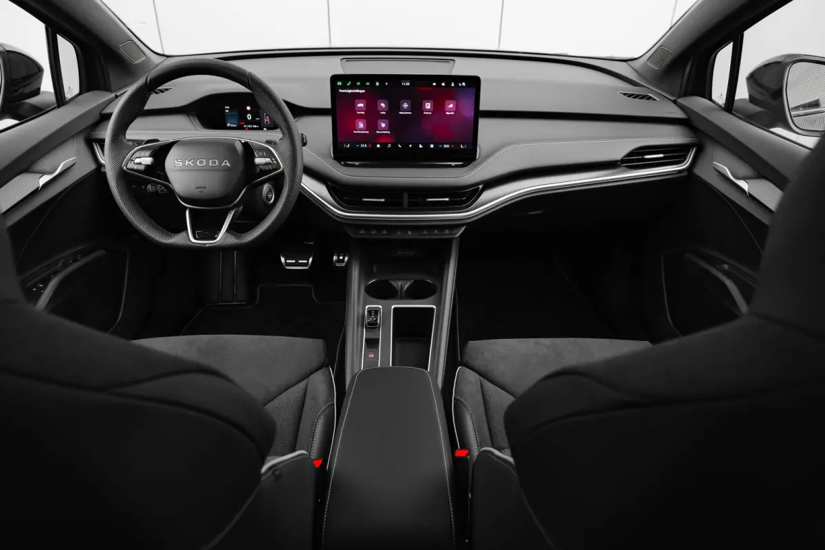 Sportline | Chrome interieur accenten | Driving mode select | LED interieurverlichting inclusief sfeerverlichting