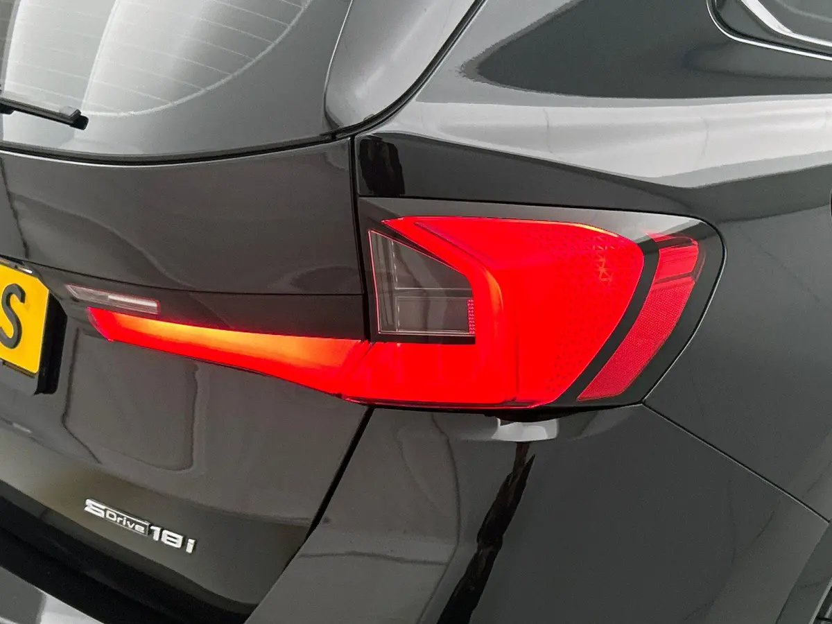 sDrive18i M-SPORT | SHADOW-LINE | CARPLAY | CAMERA