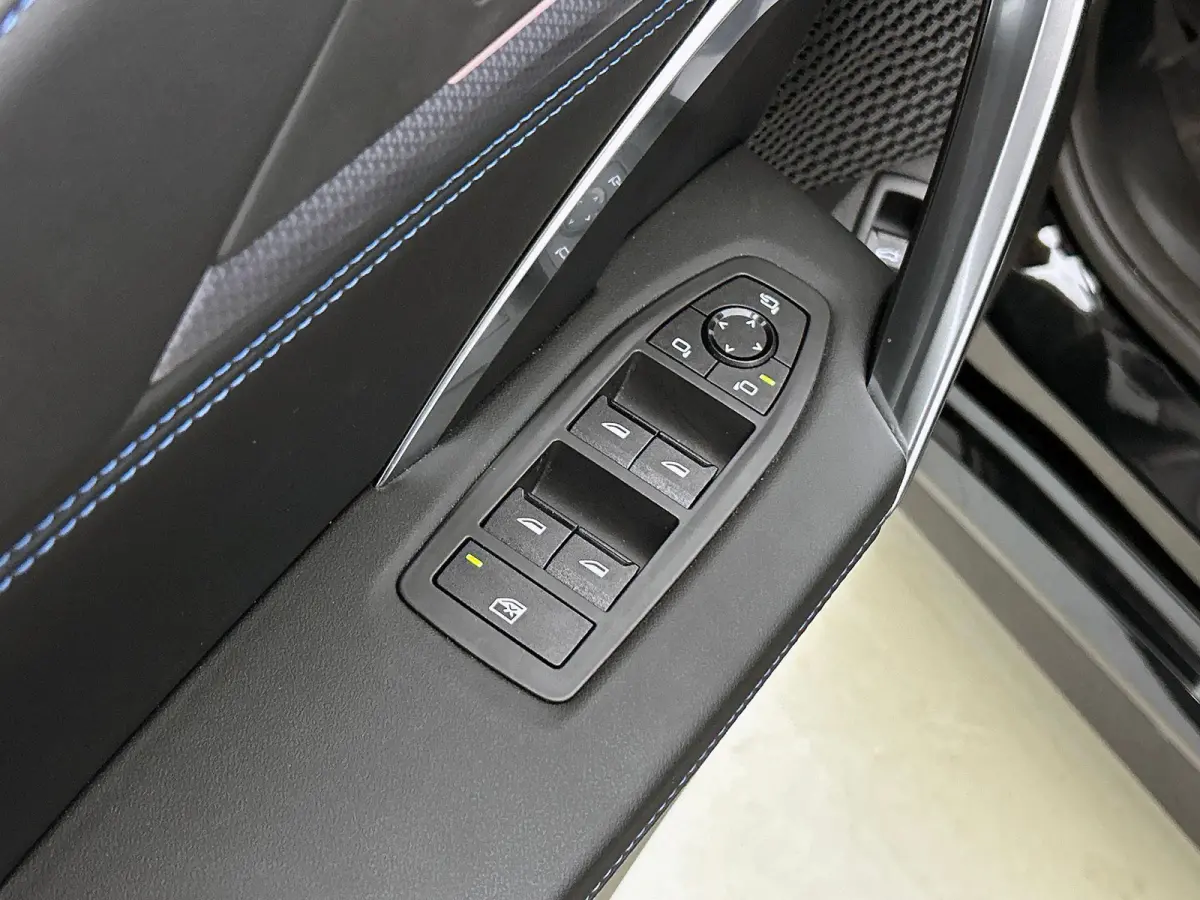 sDrive18i M-SPORT | SHADOW-LINE | CARPLAY | CAMERA