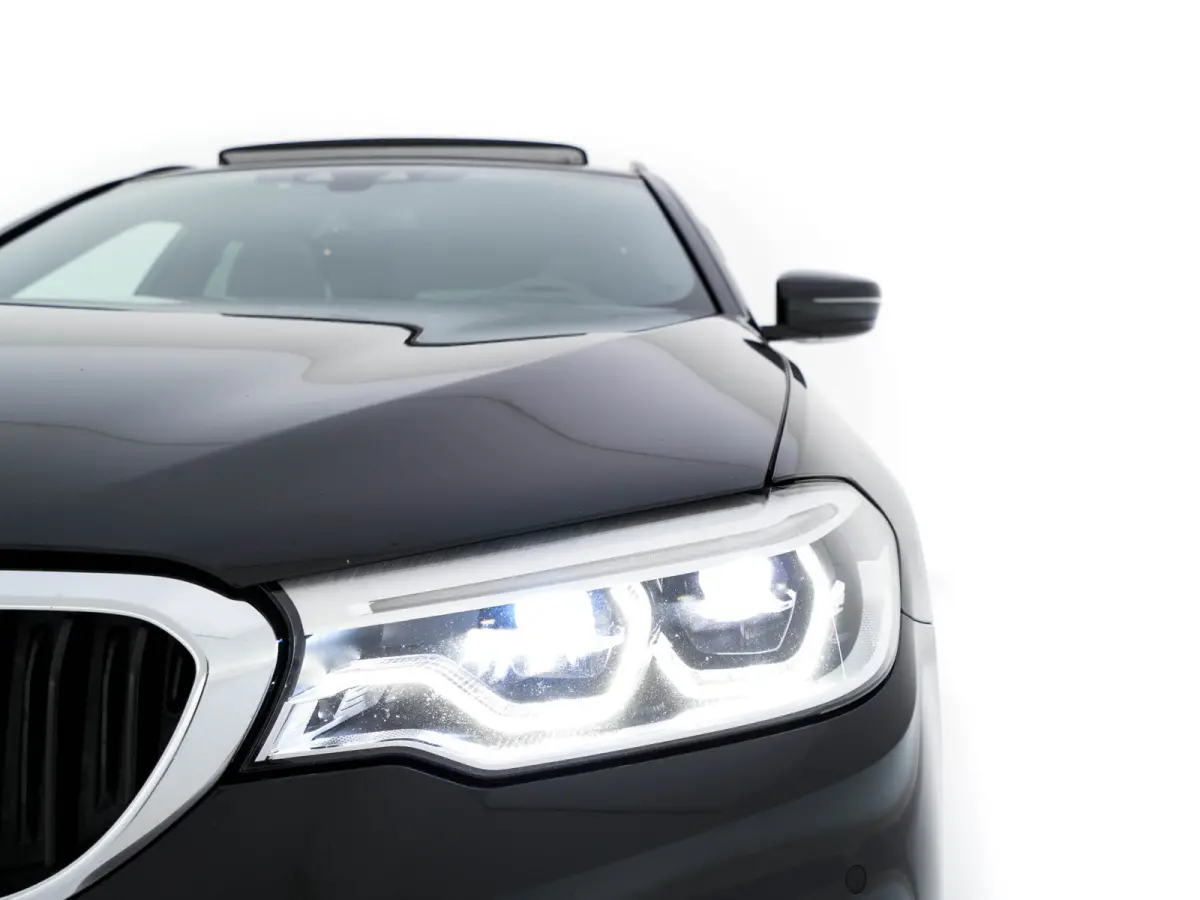 530d Sportline High Executive Aut. *PANO | LEATHER | FULL-LED | MEMORY-PACK | TOP-VIEW | HEATED-COMFORTSEATS | NAVI-FULLMAP | PRIVACY-GLASS | AMBIENT-LIGHT | ECC | CARPLAY | PDC | TOWBAR | S