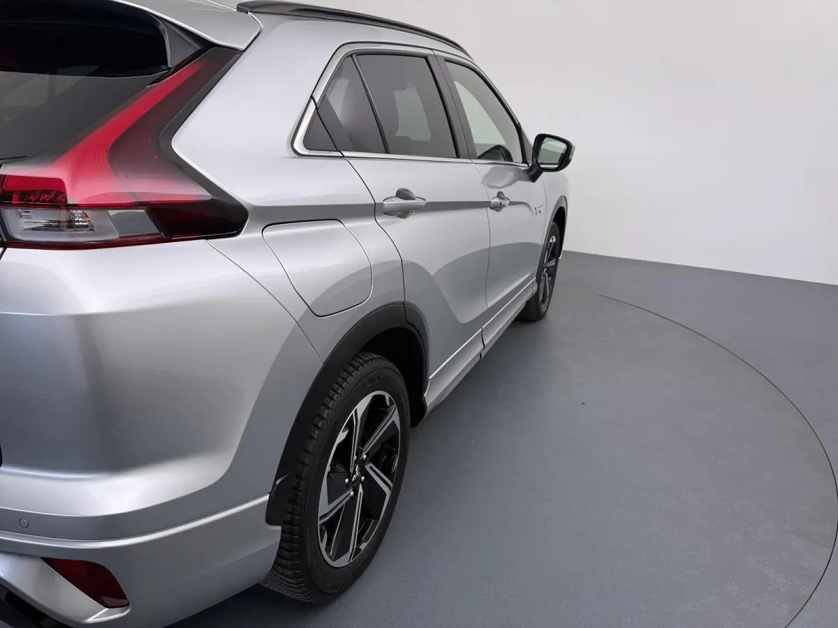 Plus Select Hybrid 4WD | Stuur-, voorruit & Stoelverw. (voor+achter) | Half leder |